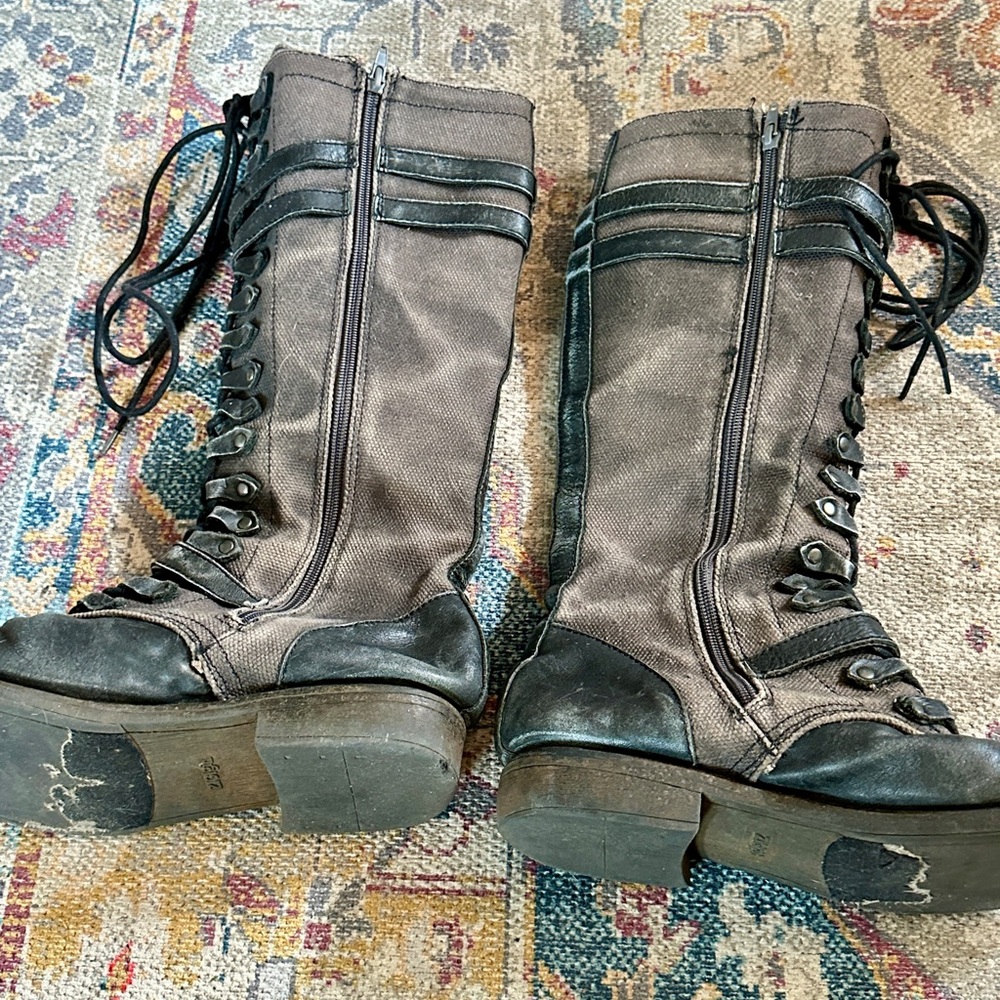 ZIGI Girl Talia Black Lace Up Boots - Picture 12 of 13